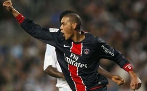 Guillaume Hoarau reste à Paris Guillaume Hoarau reste à Paris