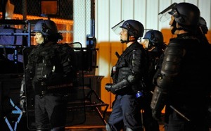 Emeutes : 56 interpellations et 10 policiers et gendarmes blessés la nuit dernière Emeutes : 56 interpellations et 10 policiers et gendarmes blessés la nuit dernière