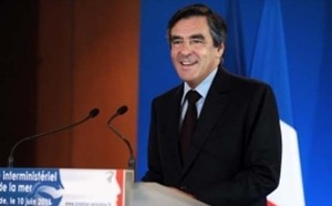 François Fillon a transmis la lettre de démission de son gouvernement François Fillon a transmis la lettre de démission de son gouvernement