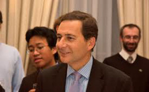 Eric Besson stoppe la politique pour le foot Eric Besson stoppe la politique pour le foot
