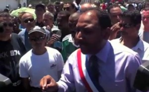 Le 21 février dernier, Thierry Robert intervenait, remonté, devant le site de la SRPP Le 21 février dernier, Thierry Robert intervenait, remonté, devant le site de la SRPP