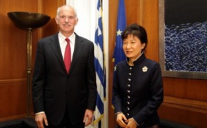 Park Geun-Hye, à droite sur la photo, lors d'une visite en Grèce l'an dernier.