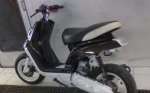 St-Pierre: Un groupe de jeunes brutalise et vole le propriétaire d'un scooter St-Pierre: Un groupe de jeunes brutalise et vole le propriétaire d'un scooter