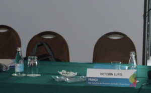 Pendant tout son discours, Didier Robert s'est adressé à une chaise vide Pendant tout son discours, Didier Robert s'est adressé à une chaise vide