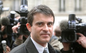 Manuel Valls "pour un retour au matricule des policiers" Manuel Valls "pour un retour au matricule des policiers"