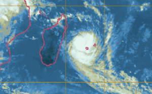 Point de 12h : Dumile à 95 km de la Réunion Point de 12h : Dumile à 95 km de la Réunion