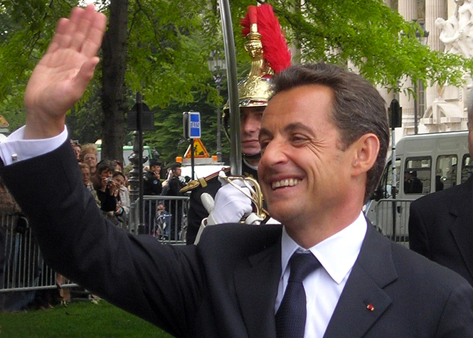 En OFF, Nicolas Sarkozy traite son électorat de " ploucs "