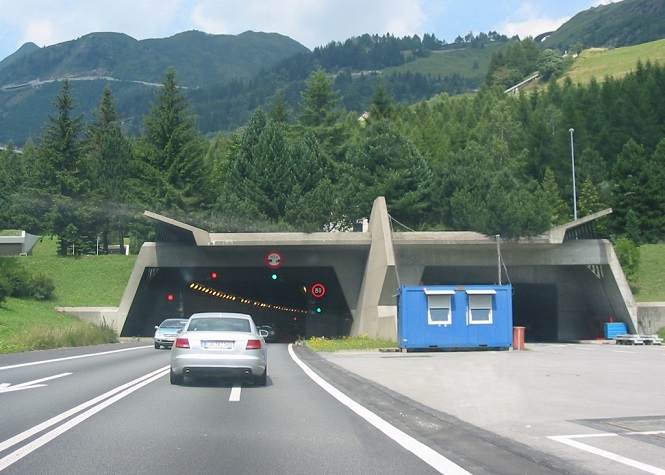 Le plus long tunnel du monde s’ouvre en Suisse