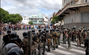 Plus de 1.000 élèves bloqués dans le lycée français à Antananarivo