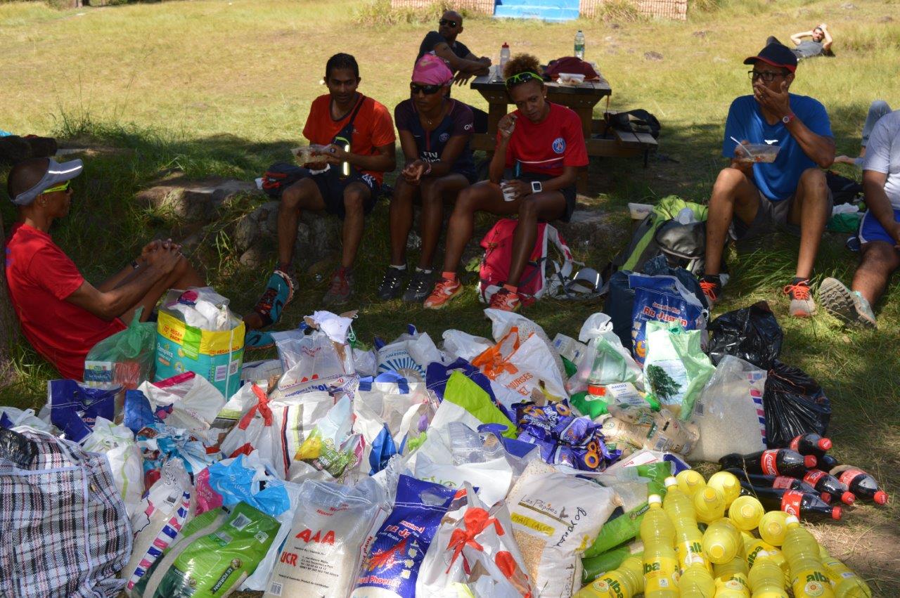 Mafate: Une randonnée pour acheminer 600 kilos de nourriture aux habitants