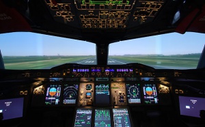 Cockpit de l'A 380 lors d'une séance en simulateur de vol