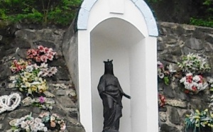 La Vierge Noire de la Rivière des Pluies Sainte-Marie