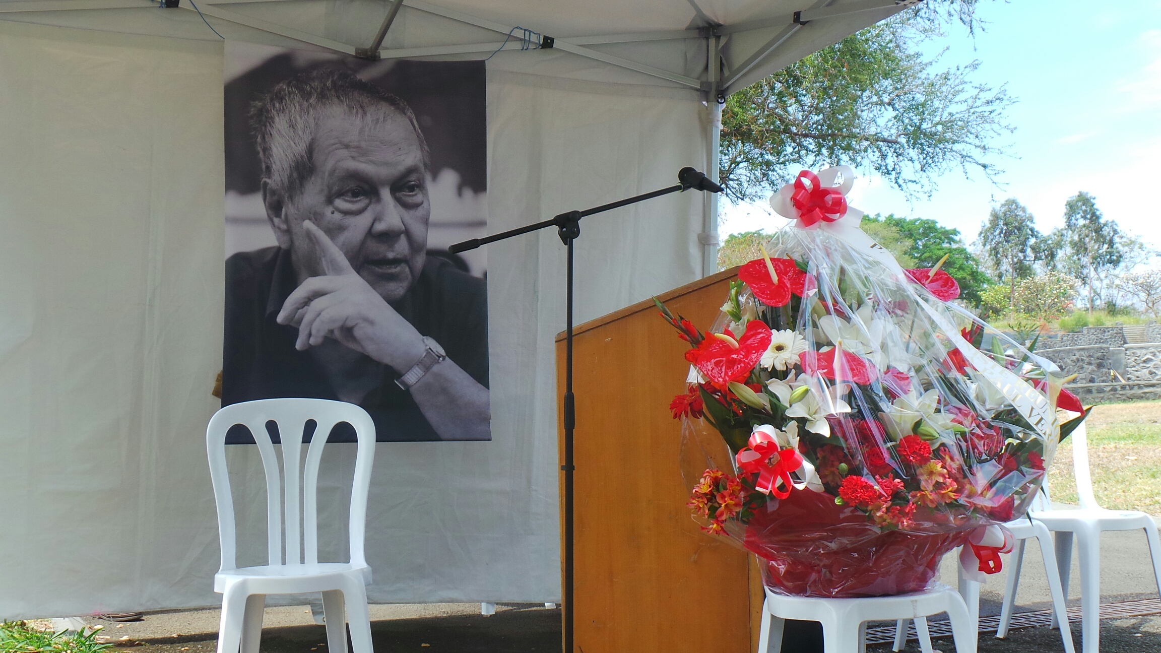 Le PCR rend hommage à Paul Vergès un an après sa disparition 