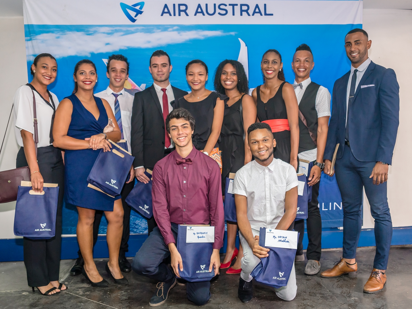 Air Austral présente les premiers diplômés de son école de formation pour hôtesses et stewards
