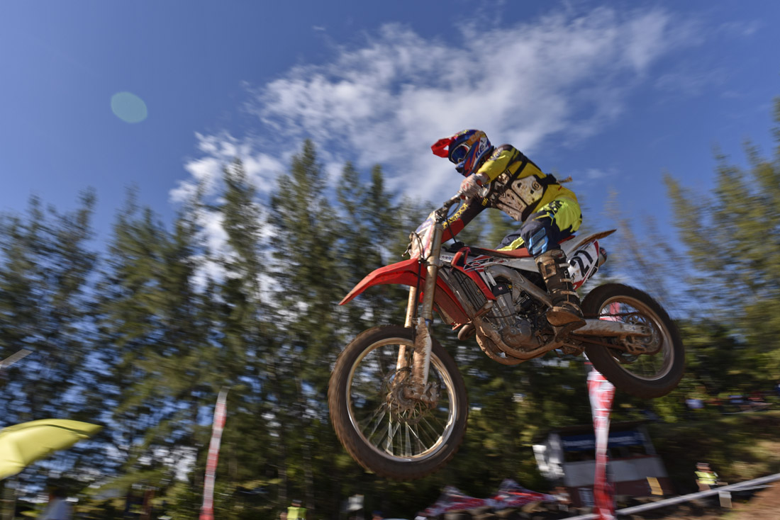 Retour en images sur le 6ème Motocross by MX Bras Panon