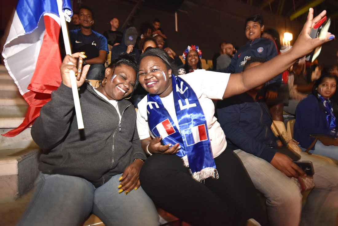 Les Bleus en finale : L'euphorie des supporters réunionnais !