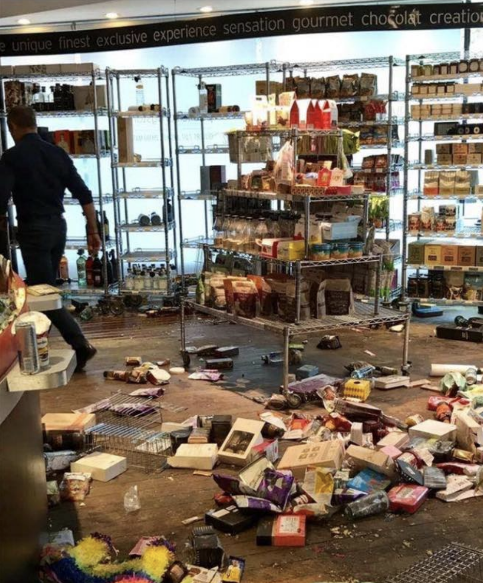 Drugstore du Publicis à Paris: Ils ont tout volé, sauf...