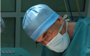 Le premier coeur artificiel permanent implanté avec succès