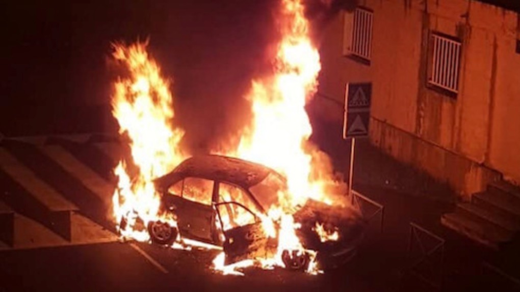 Le Moufia : Plusieurs voitures en feu