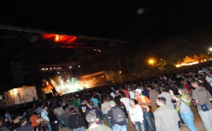 7.000 personnes acclament Césaria Evora sur la scène Salahin