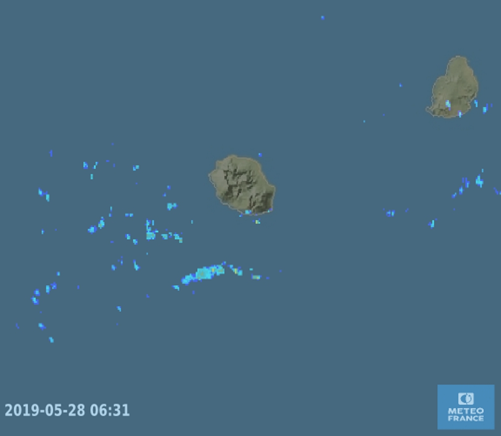 06h30: les radars de Météo France montrent que les averses s'approchent par le sud.