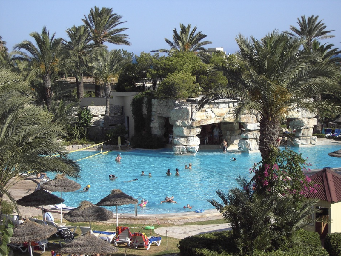 Deux adolescentes françaises se noient dans la piscine d'un hôtel en Grèce
