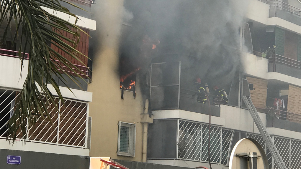 ▶️ St-Denis : Un appartement en feu au Butor