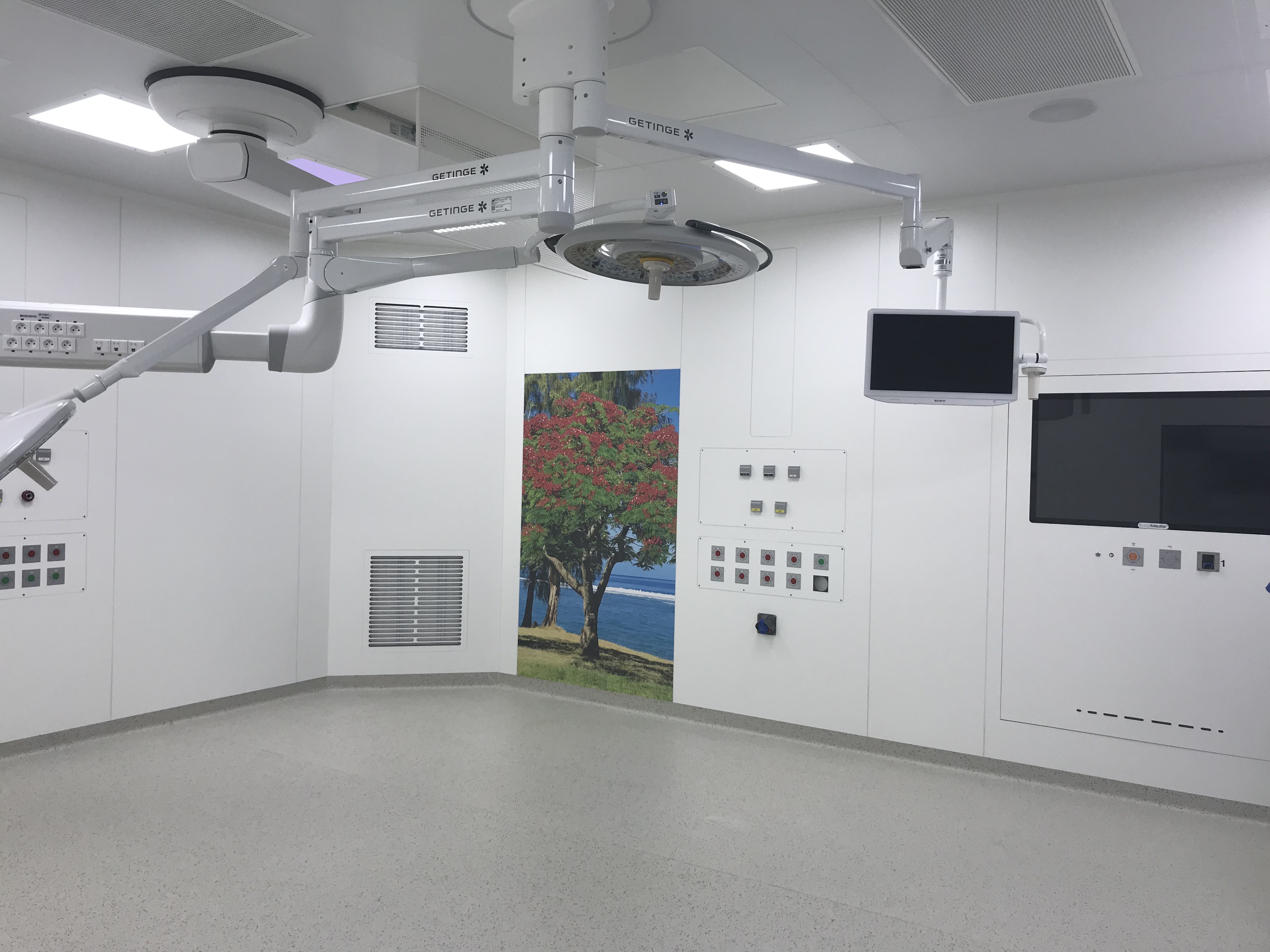 Clinique Ste-Clotilde: De nouvelles salles de haut technicité au bloc opératoire