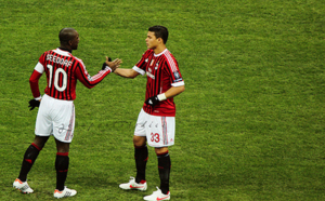 Thiago Silva (à droite) serait sur le point de rejoindre le PSG