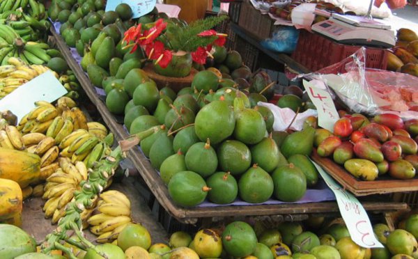 Le marché forain de St-Pierre réservé uniquement aux forains qui commercialisent des produits alimentaires