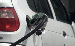 Gel du prix de l'essence à la Réunion : l'impossible promesse...