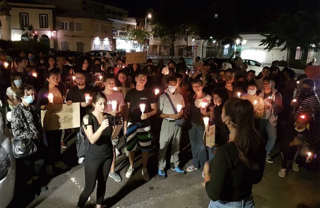 St-Denis: Une centaine de personnes rassemblées en hommage à George Floyd