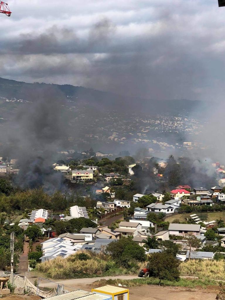 Photos et vidéos - Un important incendie à Ste-Marie