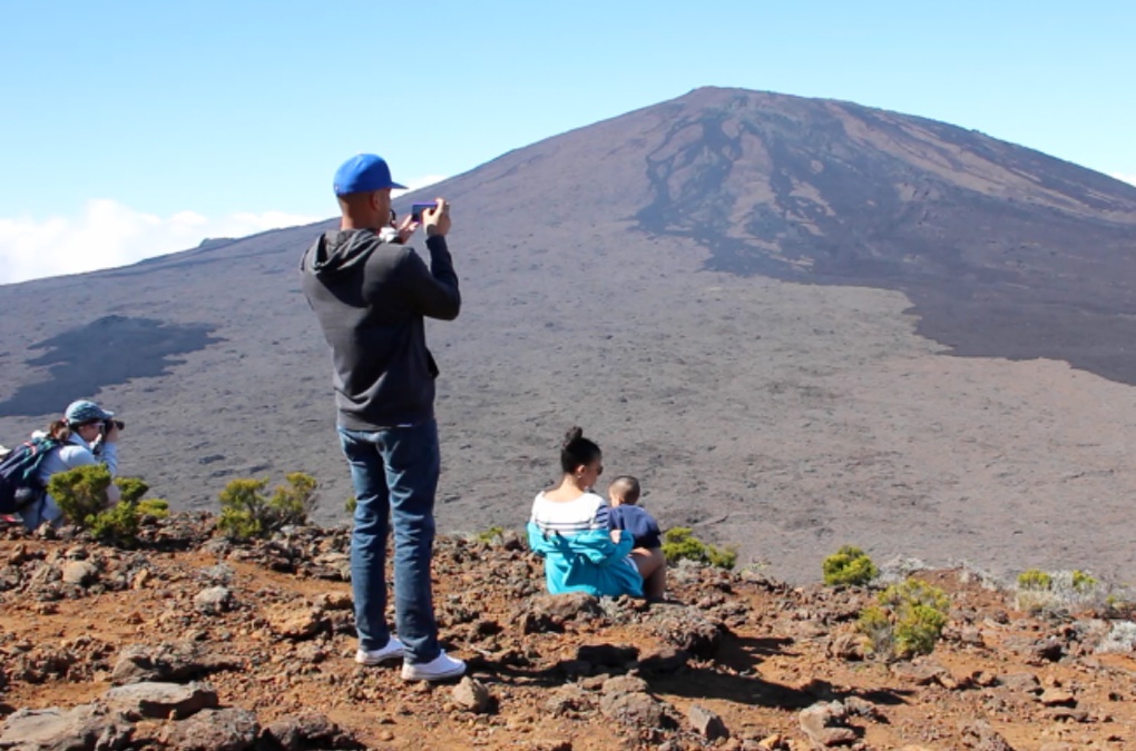 Volcan la pété: L'éruption visible depuis le Piton de Bert