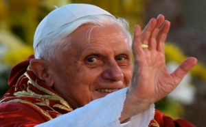 Dernière audience publique devant 50.000 fidèles pour Benoît XVI