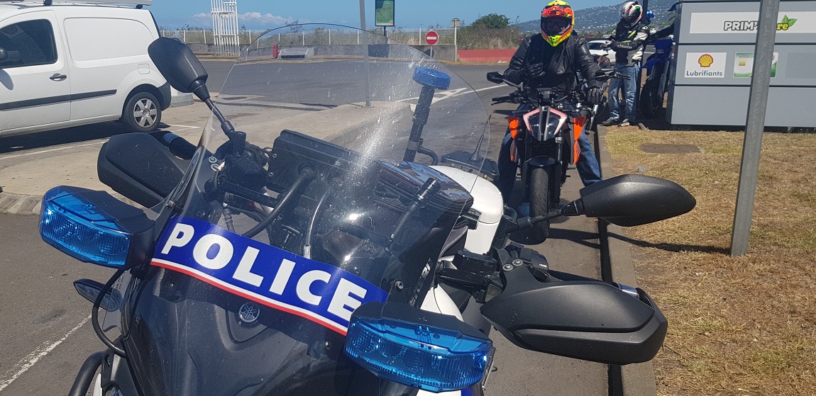 Les policiers font une grande opération de prévention pour les motards