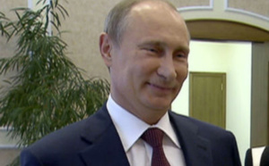 Vladimir Poutine a-t-il volé une bague d'une valeur de 25.000 dollars ? 