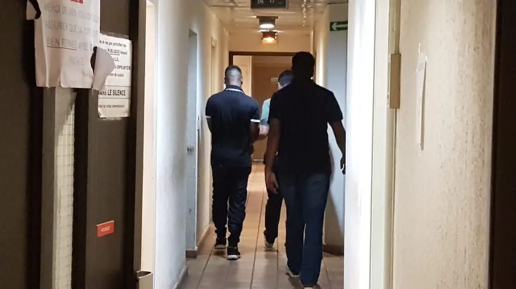 ​Braquage du Super U à Saint-Paul : Détention provisoire prolongée pour deux suspects