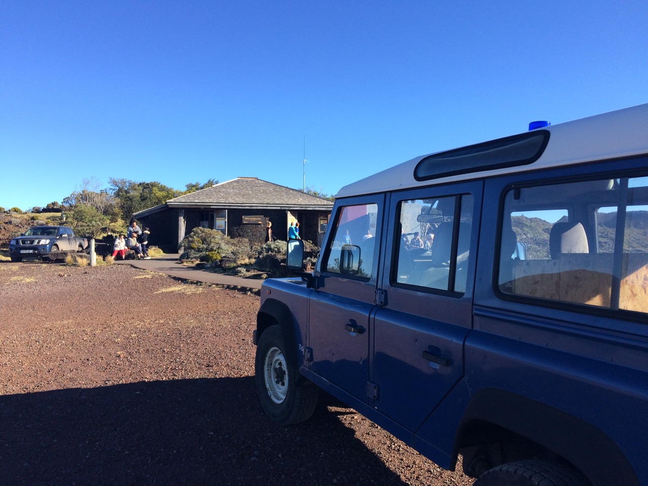 Touriste disparue au volcan : L'hélicoptère reste cloué au sol