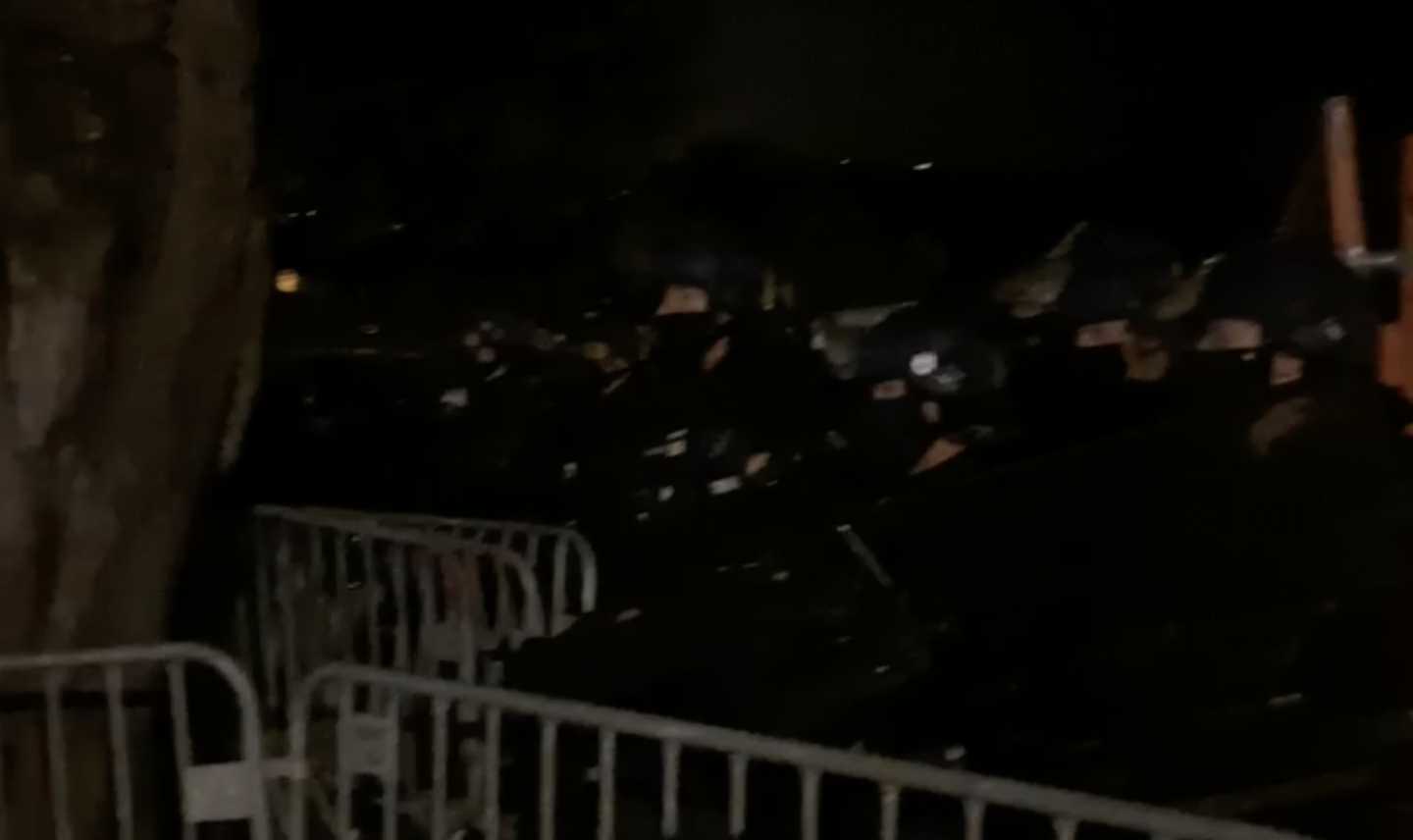 LIVE VIDEO - Les forces de l'ordre délogent les manifestants anti pass