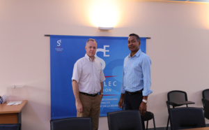 Dominique-Nicolas Jane, directeur général du CAS FACE au sein de la DGEC et Daniel Alamélou, président du Sidélec Réunion à Sainte-Suzanne