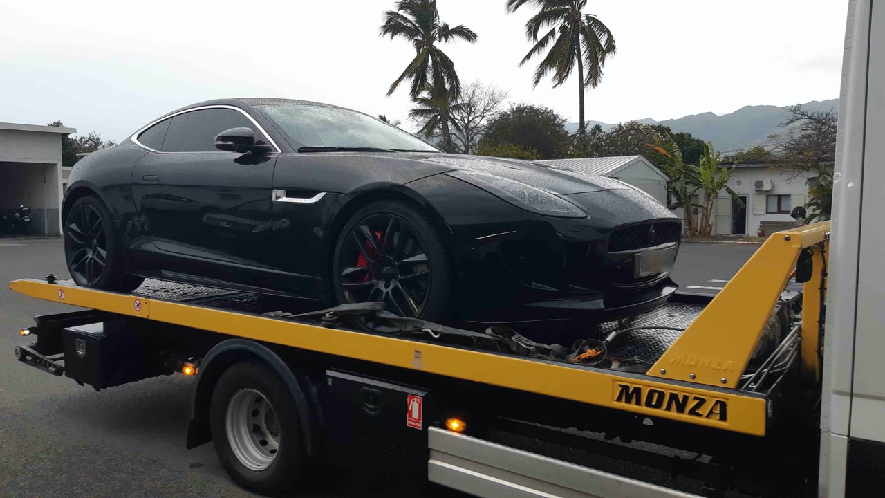 Une Jaguar contrôlée à 183 km/h sur la route des Tamarins