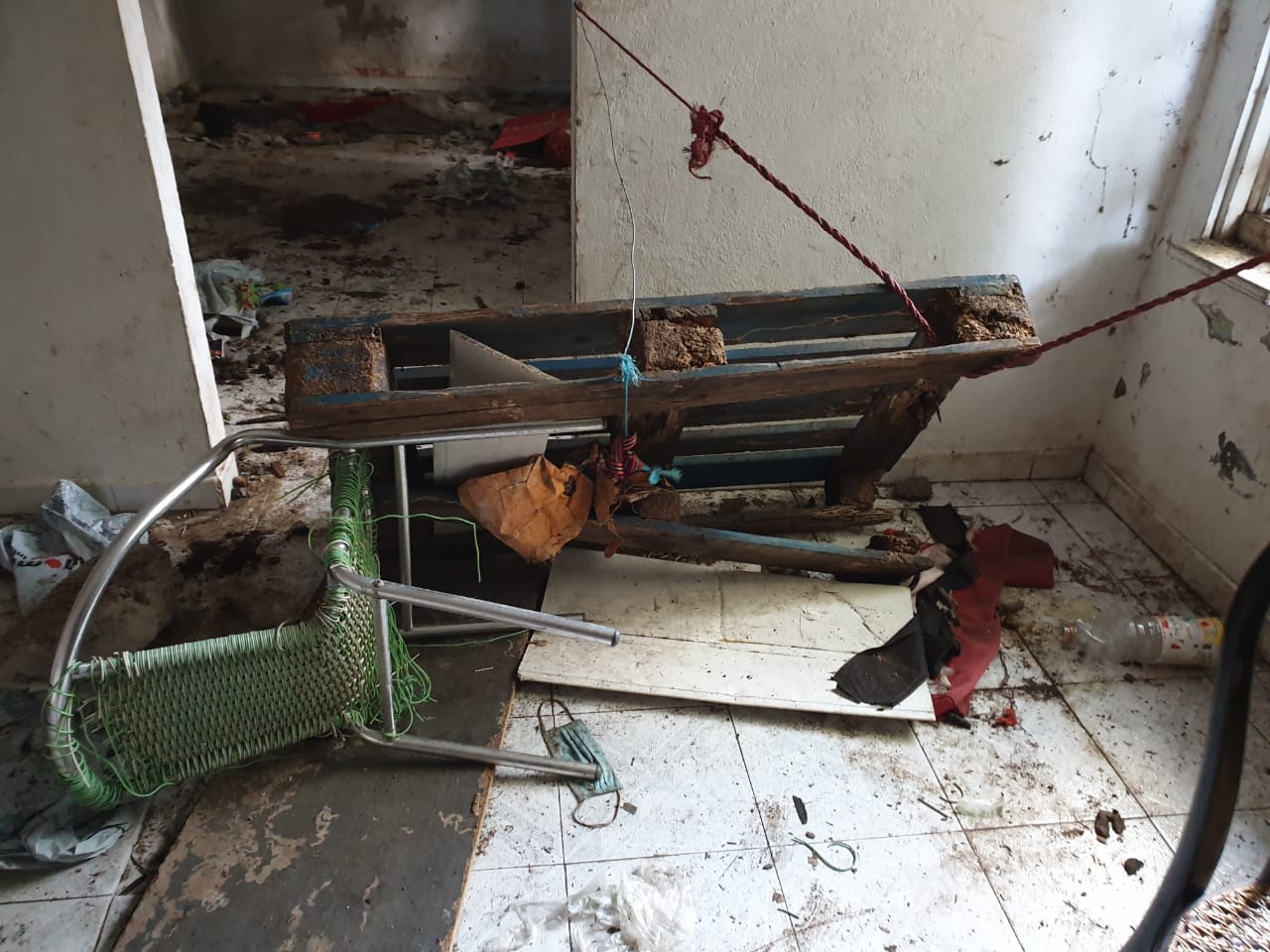 Saint-Denis : Un nouveau squat pour enfermer les chiens et un appareil de torture découverts
