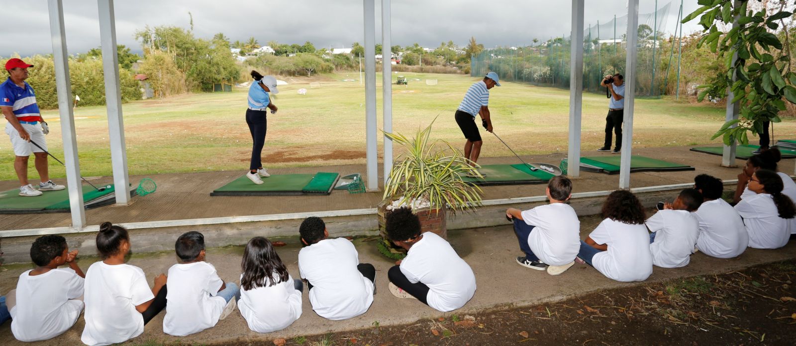 Vidéo - Médérice et les marmailles de 1000 Sourires s'essayent au golf