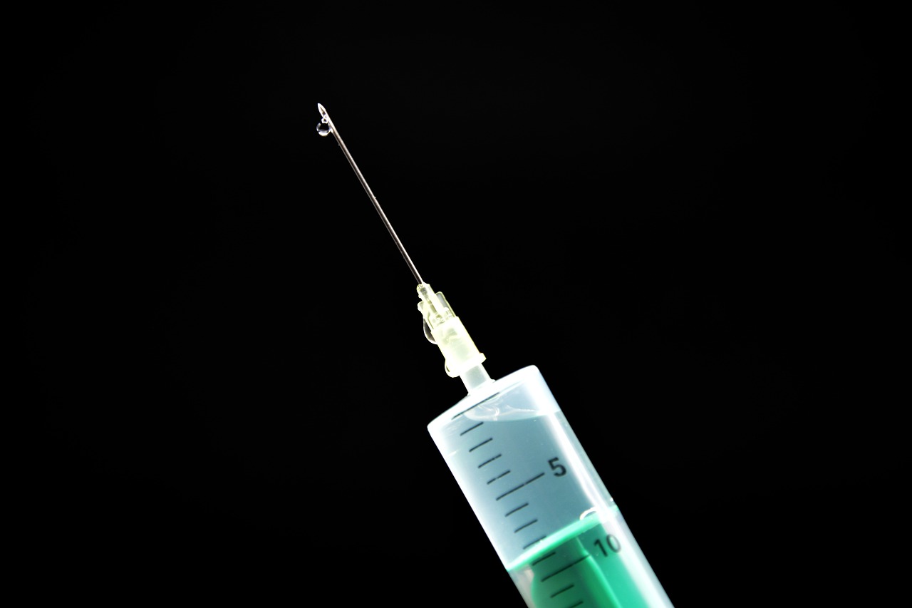 Pfizer annonce l'arrivée en mars d'un vaccin spécifique au variant Omicron