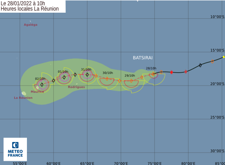 La tempête Batsirai est à 2.010 km de La Réunion et file vers les Mascareignes