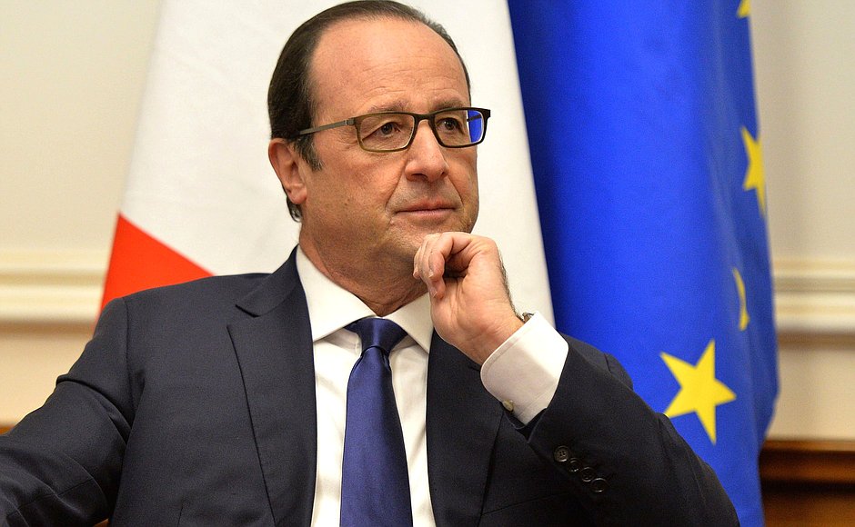 Après Nicolas Sarkozy, François Hollande appelle à son tour à voter pour Emmanuel Macron