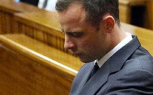 Oscar Pistorius vomit pendant le compte-rendu de l'autopsie du légiste