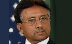 L'ex-président du Pakistan échappe à une explosion