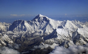Everest : Au moins 12 alpinistes népalais retrouvés morts après une avalanche